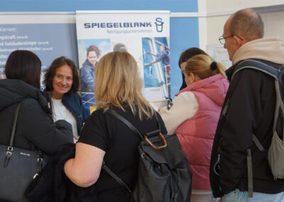 Job – Chance – Perspektive – Wir bringen Arbeitgeber und Arbeitsuchende unkompliziert zusammen